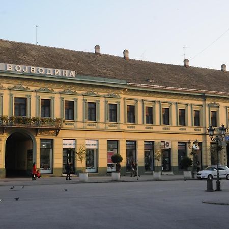 Hotel Vojvodina Novi Sad Esterno foto